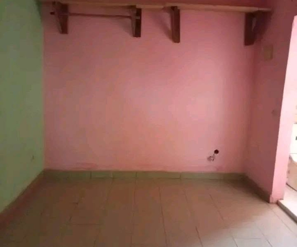 Grande chambre moderne à l'étage - Beedi saker