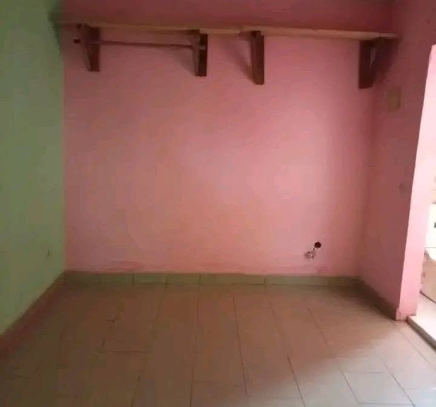 Grande chambre moderne à l'étage - Beedi saker