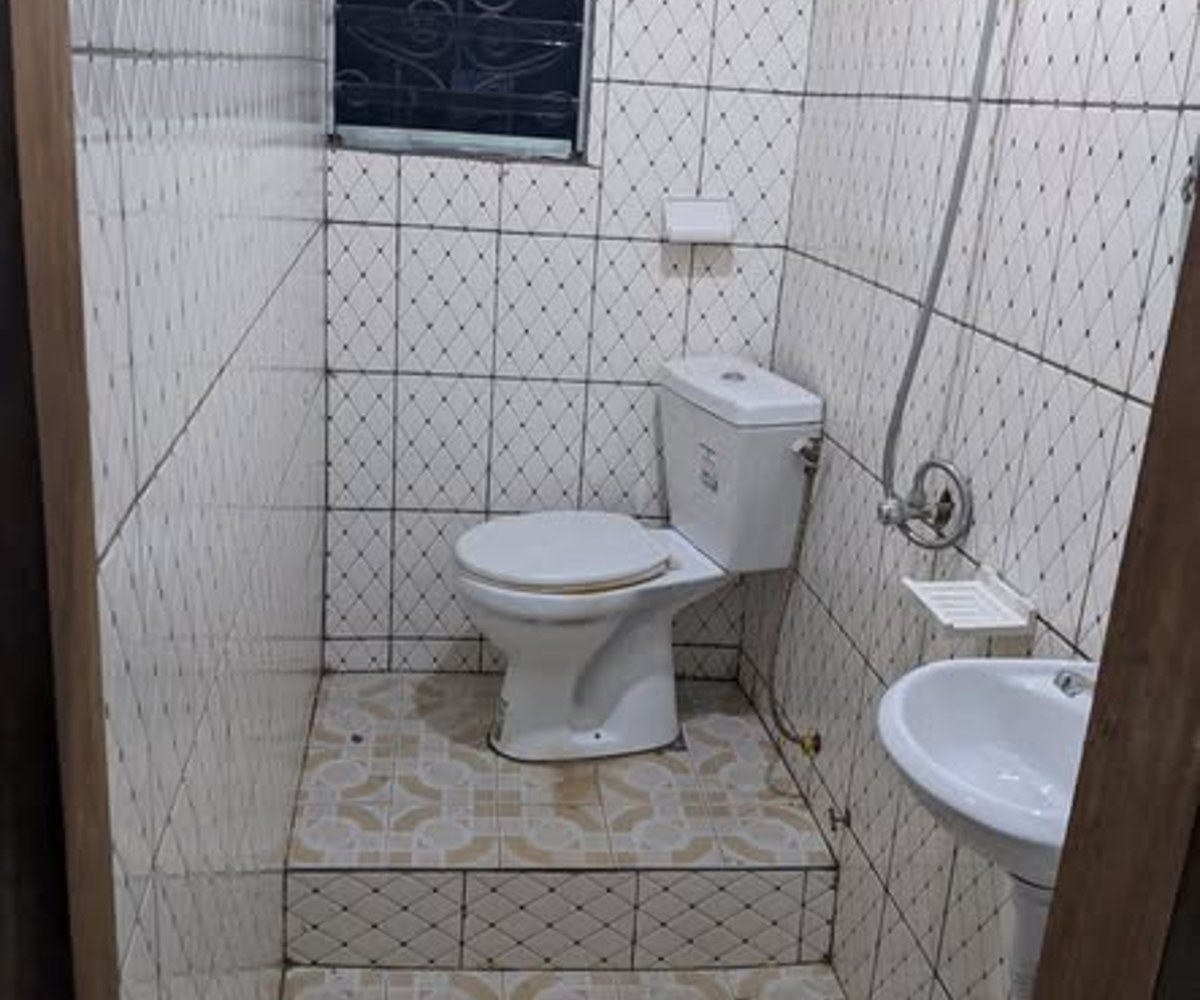 Vaste chambre moderne à louer à Obobogo