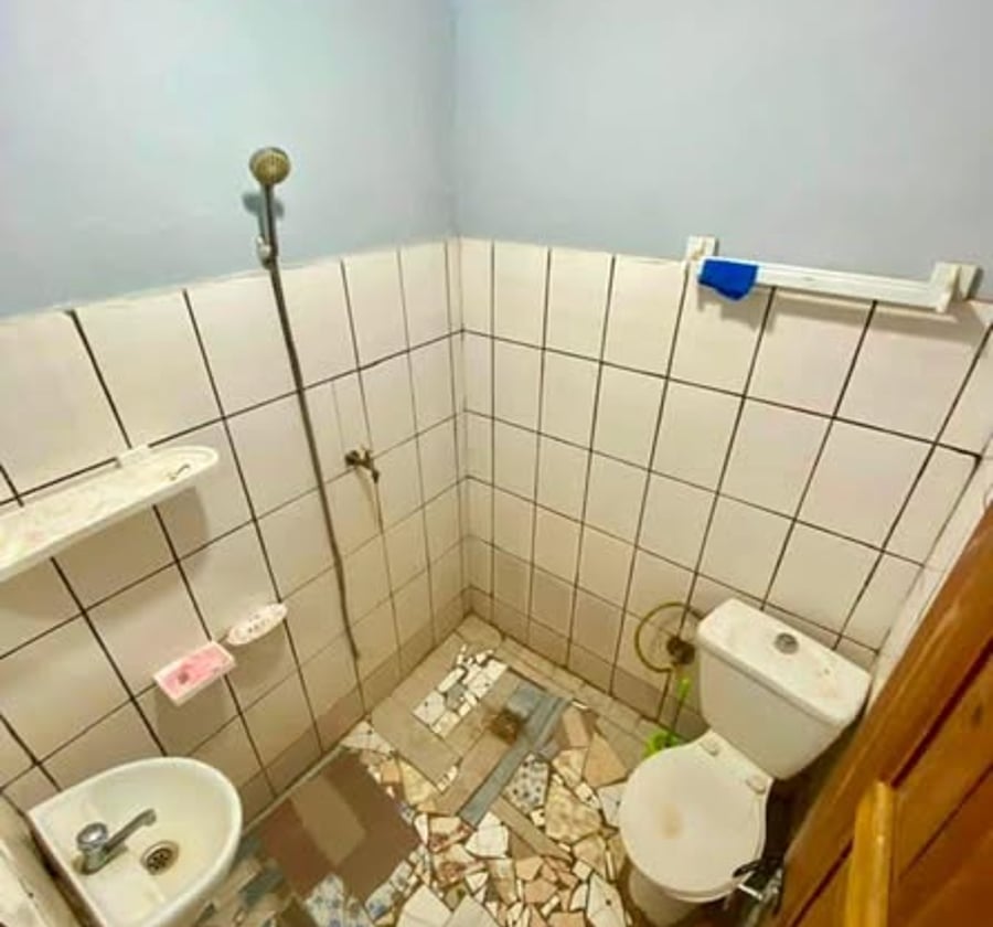 Vaste boutique à louer à Bépanda, Douala