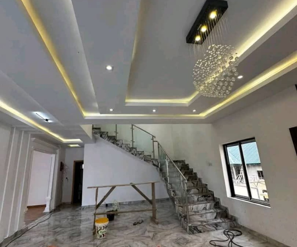 Duplex ultra haut standing avec piscine à Odza
