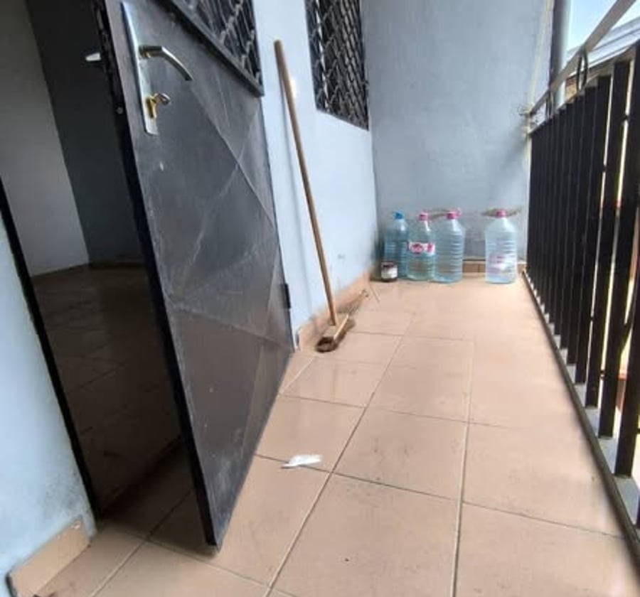 Studio moderne à louer à Malangue, Douala