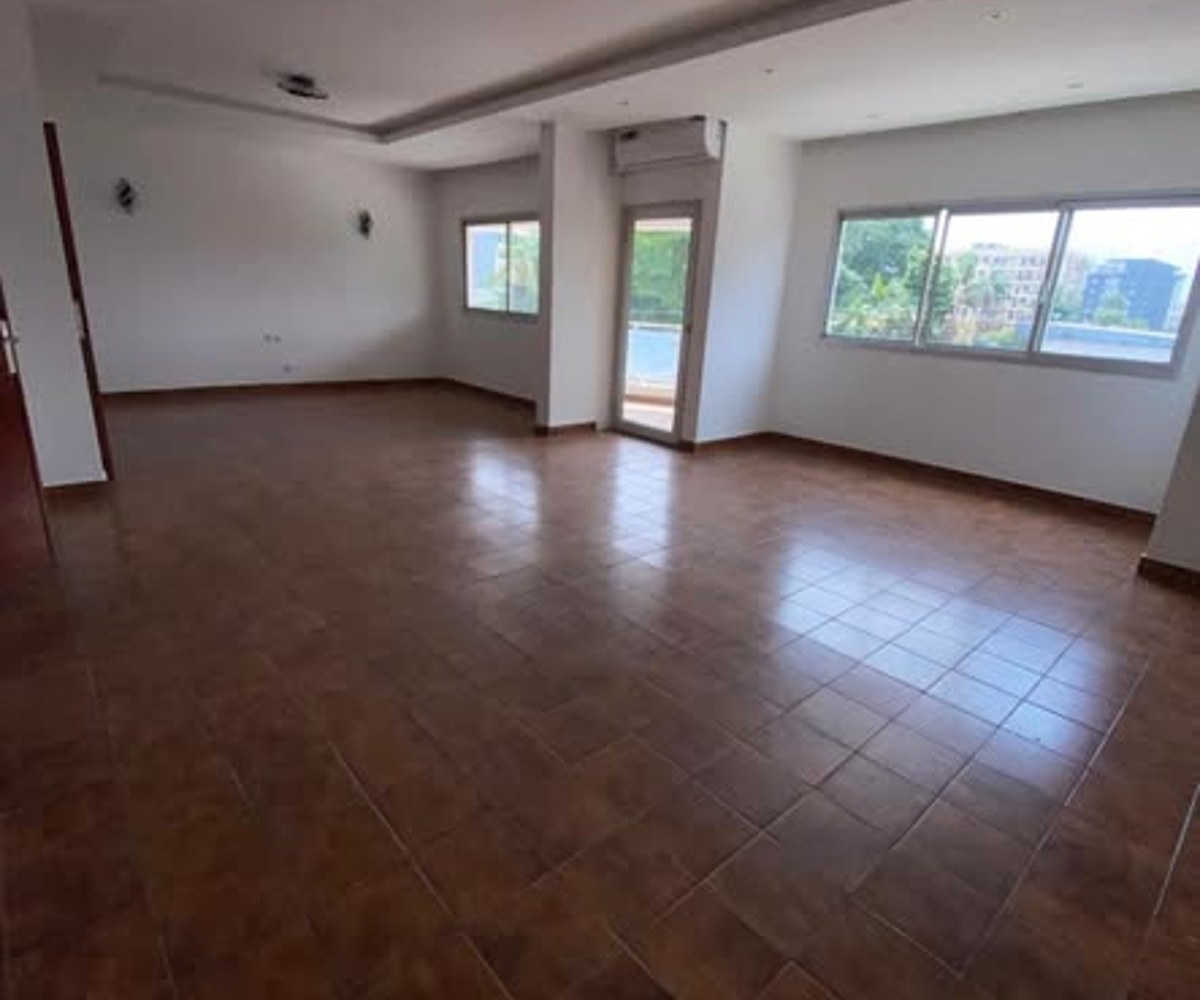 Appartement 3 chambres à louer - Bonapriso, Douala