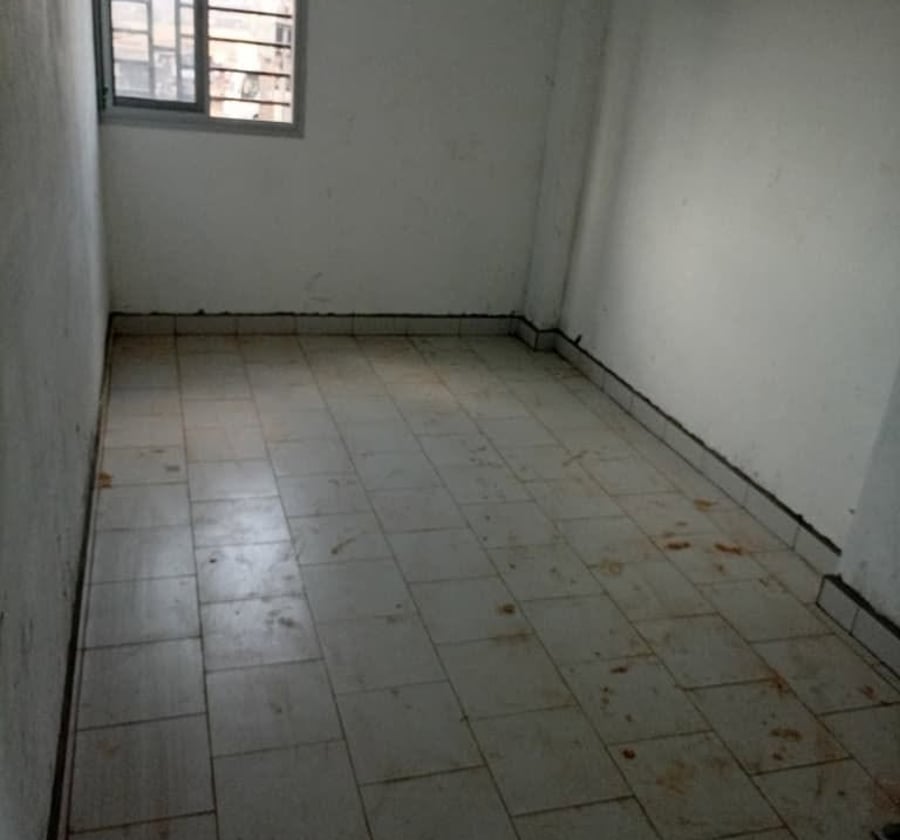 Magasin de stockage à louer à Yaoundé Simbock