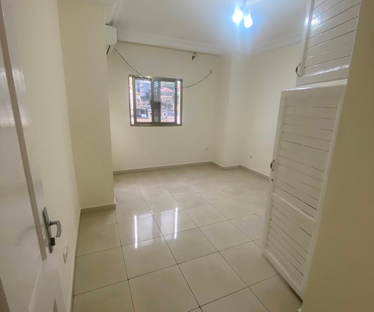 Appartement Moderne à Bastos - 2 Chambres