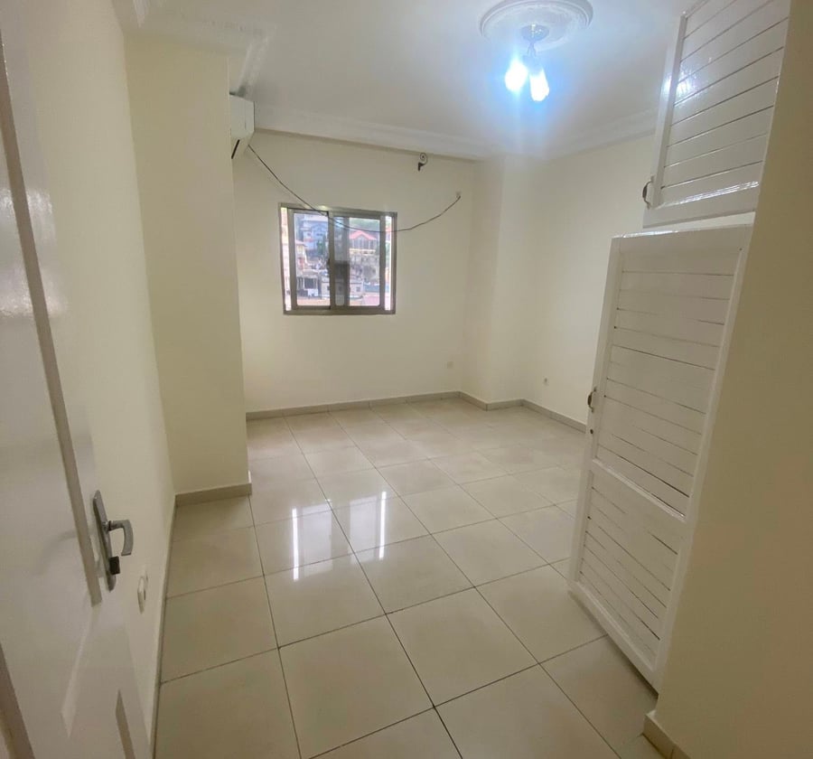 Appartement Moderne à Bastos - 2 Chambres