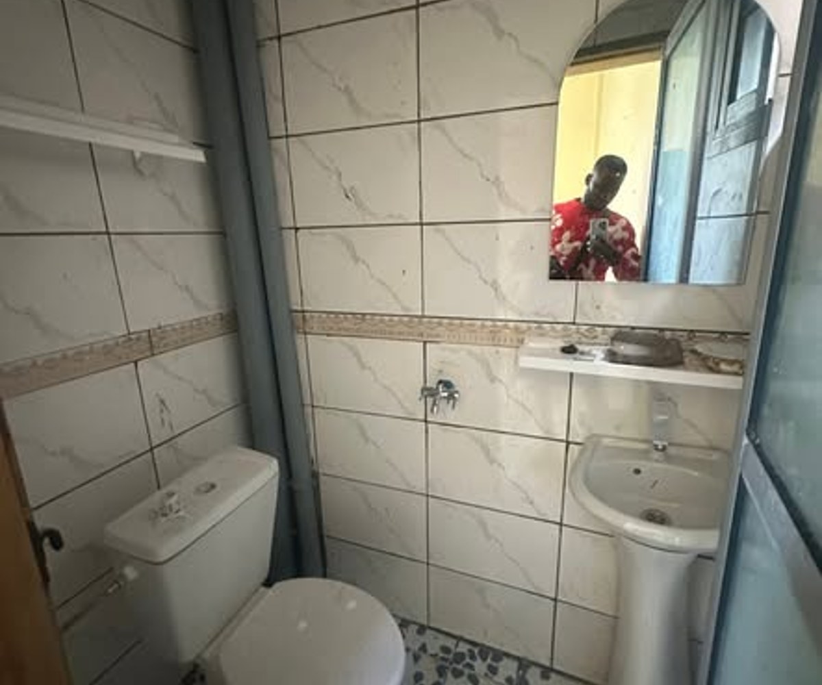 Chambre moderne à louer à PK14 Douala