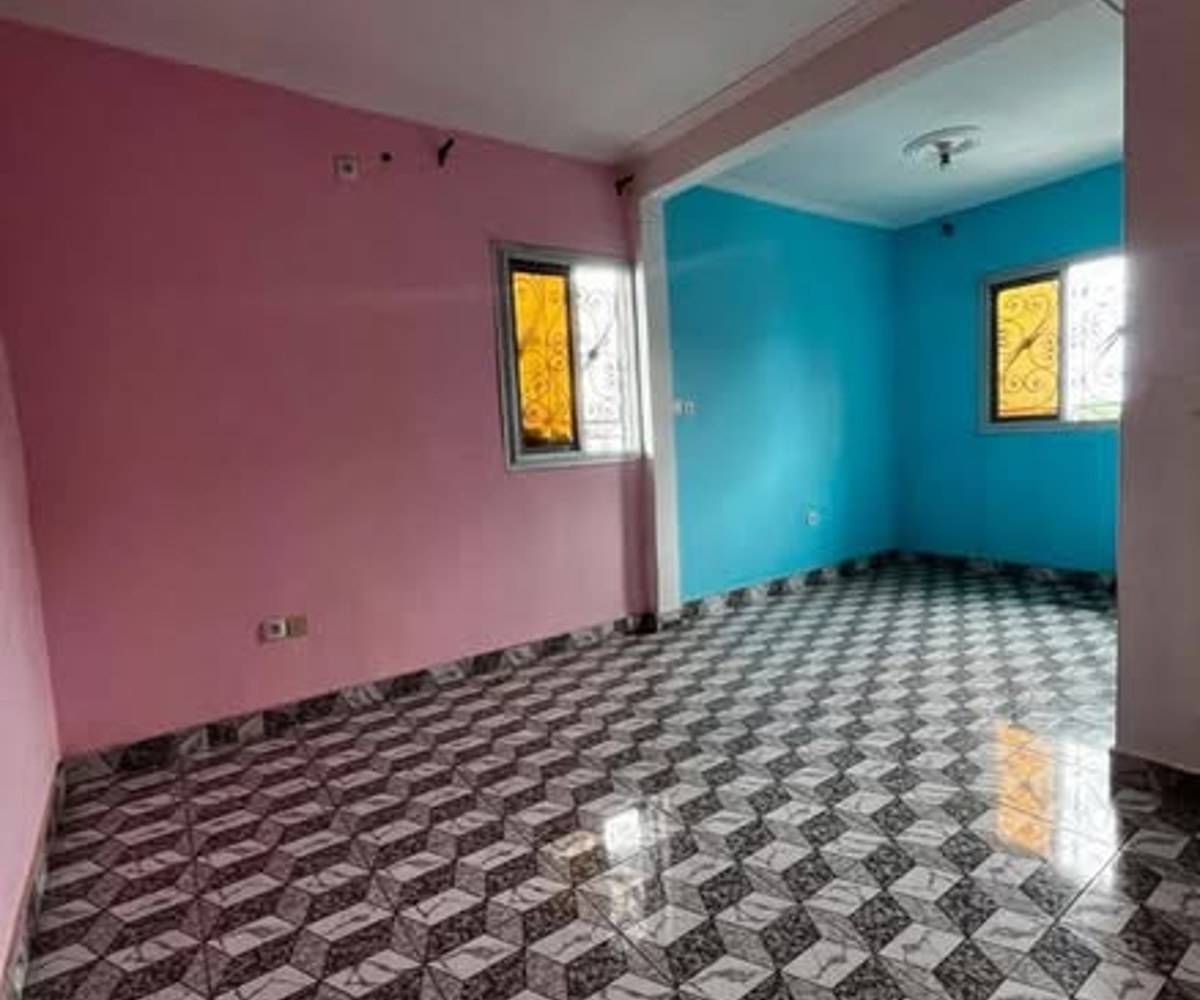 Appartement neuf à Logbessou - 3 chambres