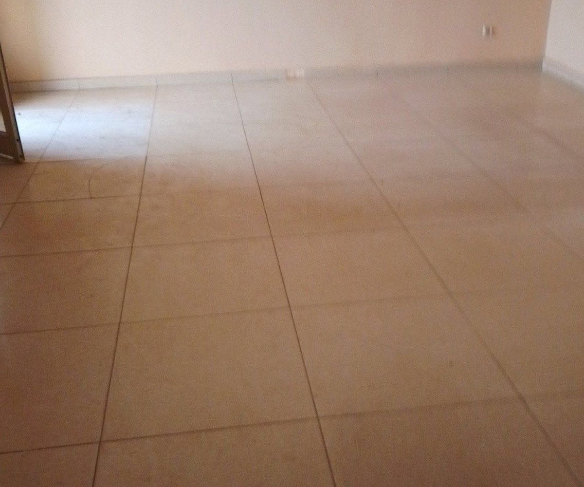 Emplacement commercial 2 chambres à louer à Yaoundé Odza
