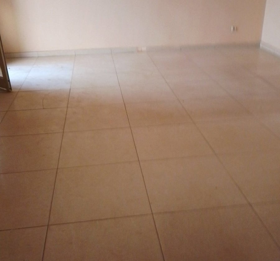 Emplacement commercial 2 chambres à louer à Yaoundé Odza