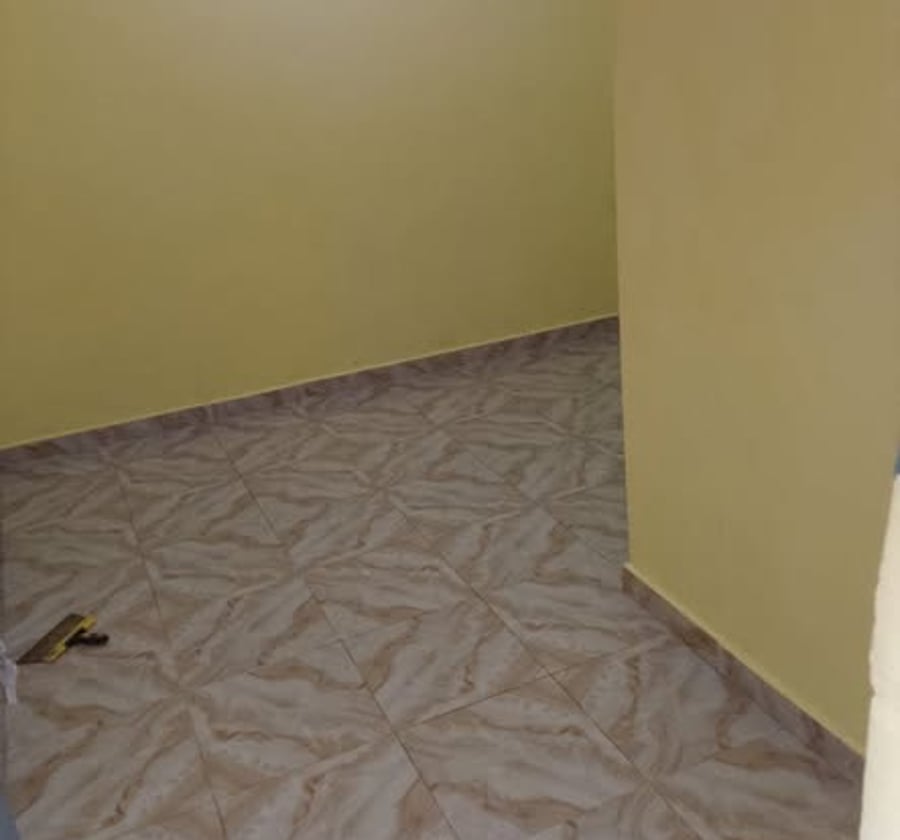 Lots de chambres modernes à Nkoabang