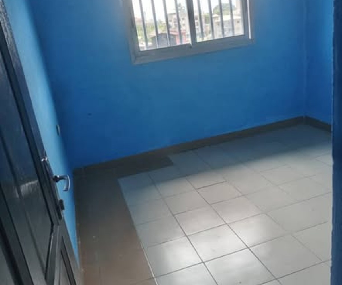 Grand appartement moderne à louer - Logbaba Plateaux
