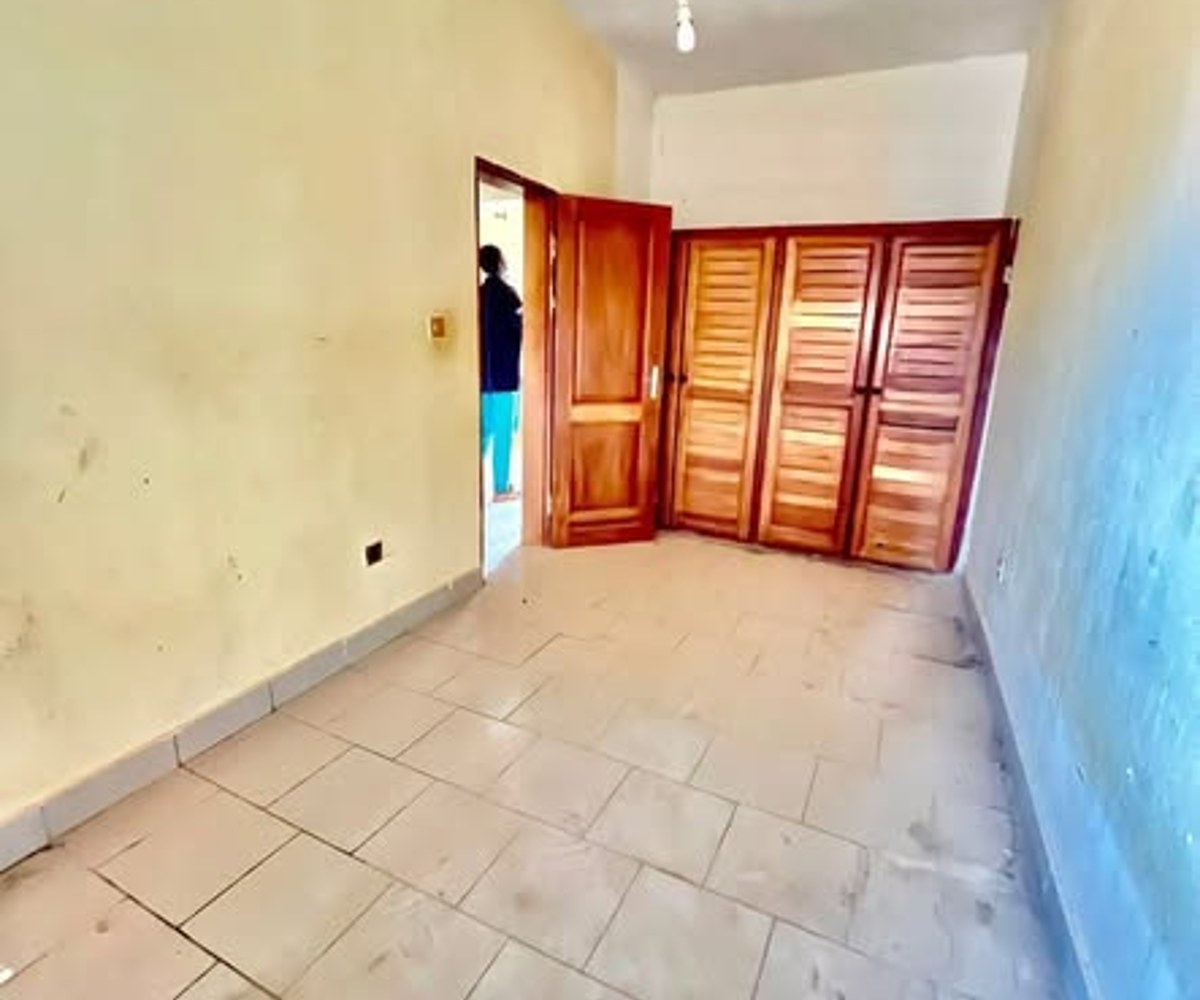 Appartement individuel à louer – Awae Escalier