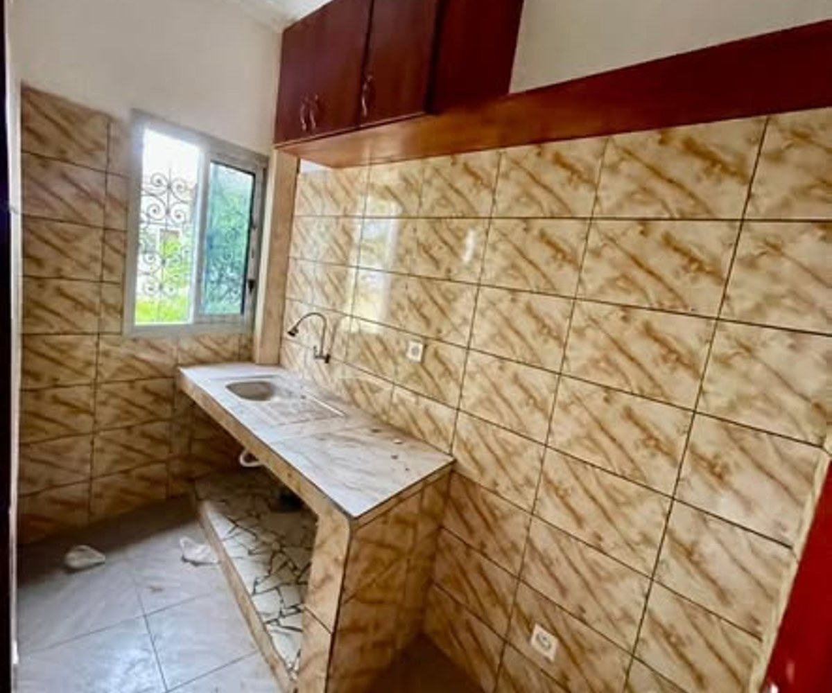 Studio moderne à louer à Obobogo