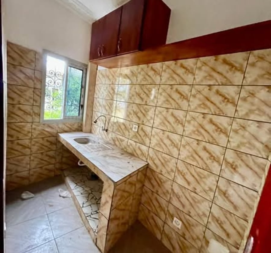 Studio moderne à louer à Obobogo