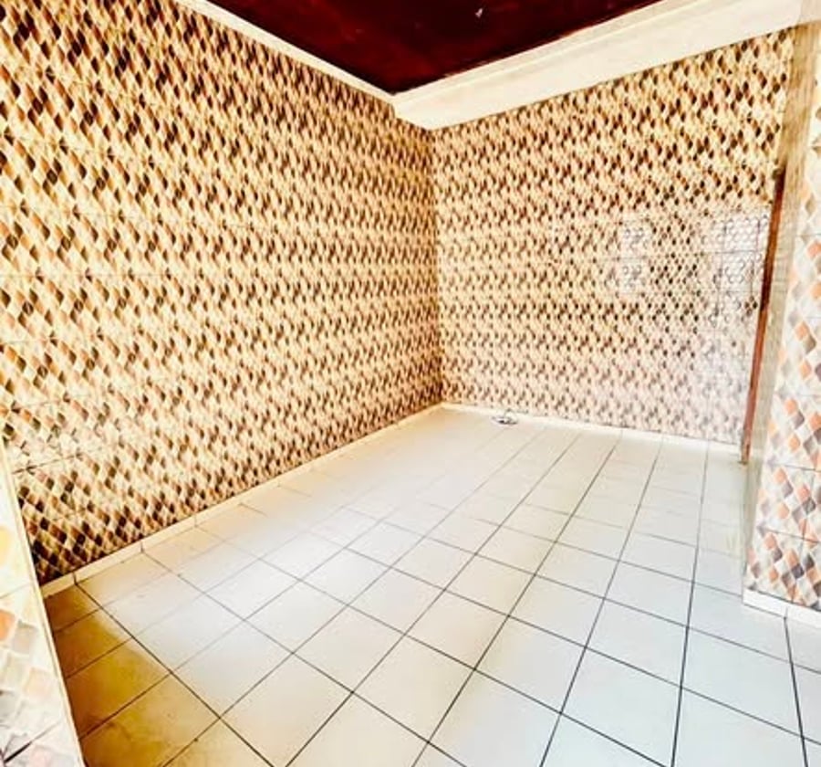Vaste chambre à Nkolbisson