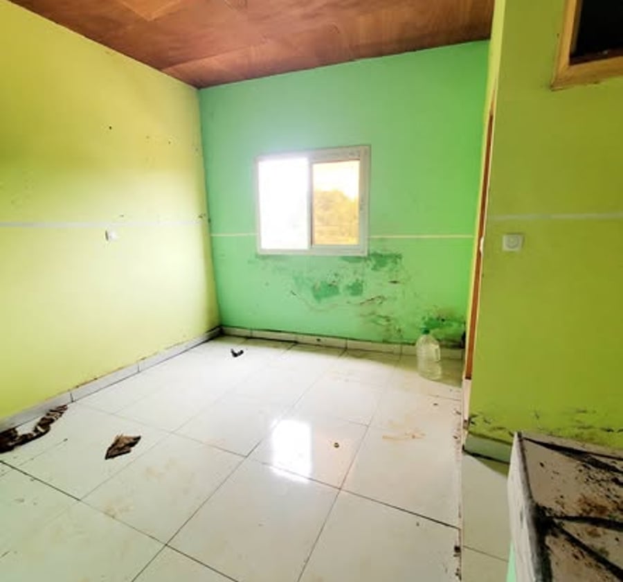Chambre moderne à louer - Efoulan, Yaoundé
