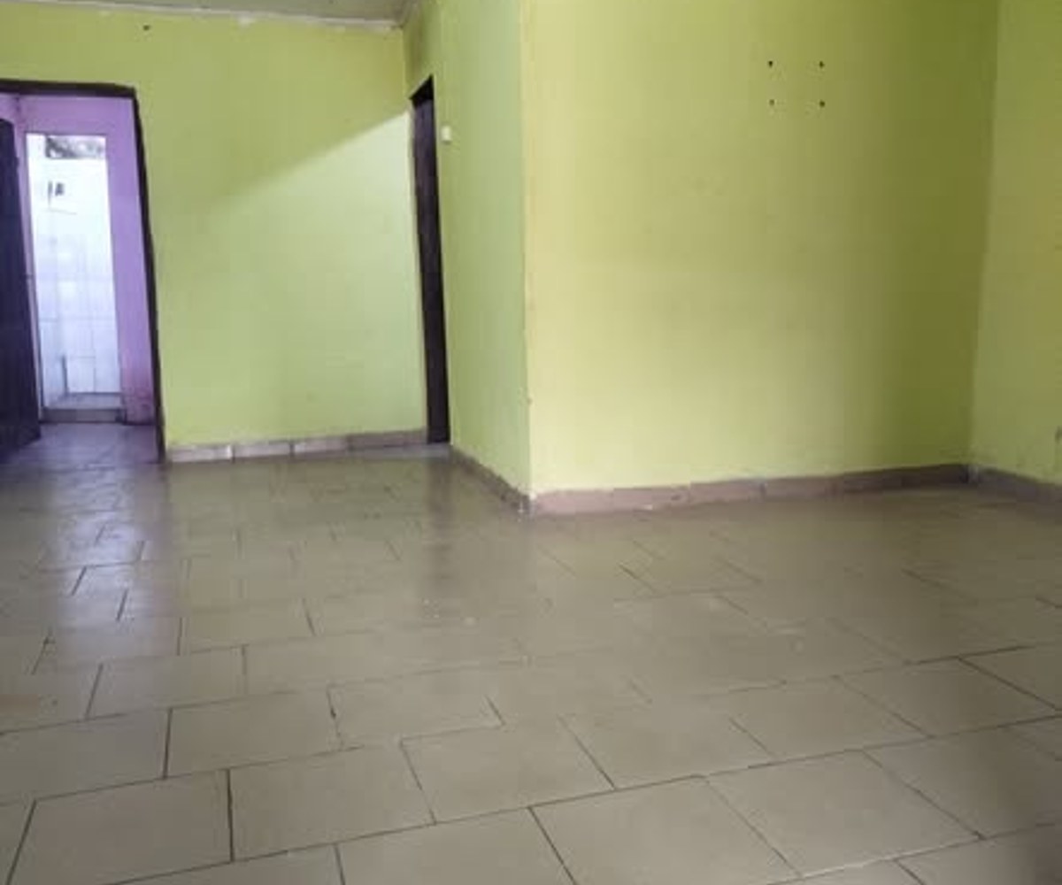 Vaste studio moderne à Logbaba