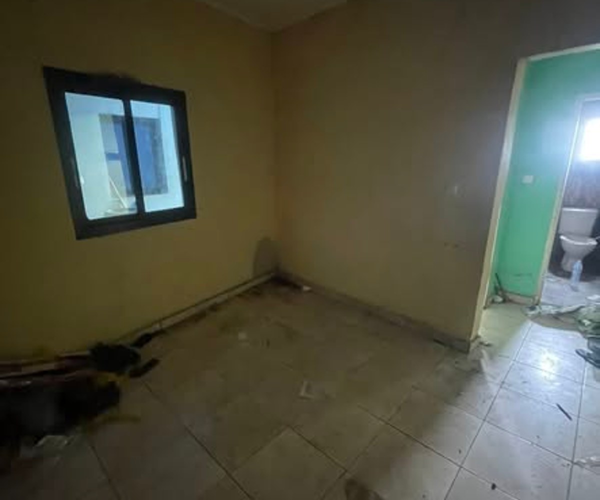 Studio moderne 4 pièces à louer à Ari Village, Douala