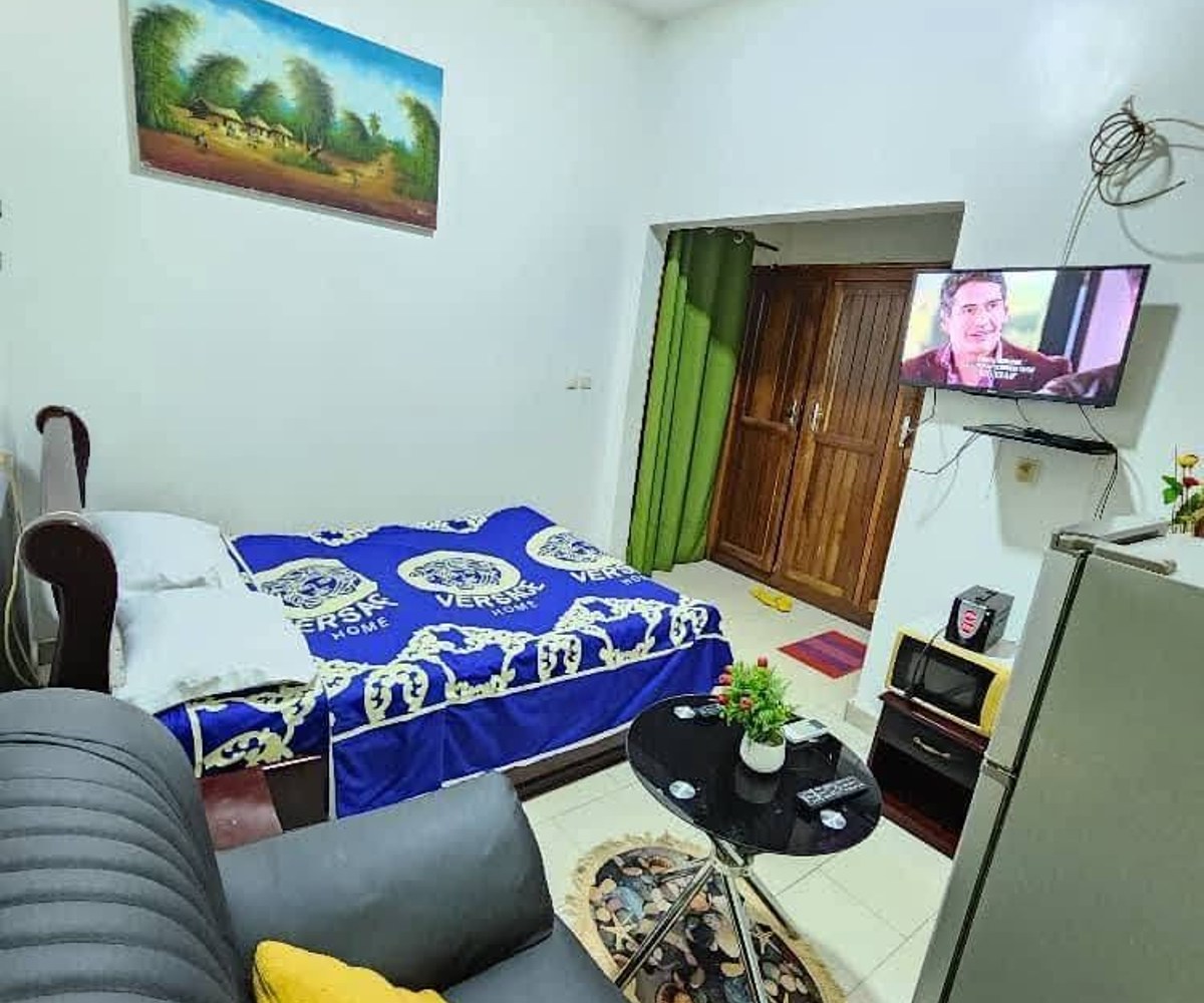Chambre meublée climatisée – Biyem-Assi (Carrefour Scalom)