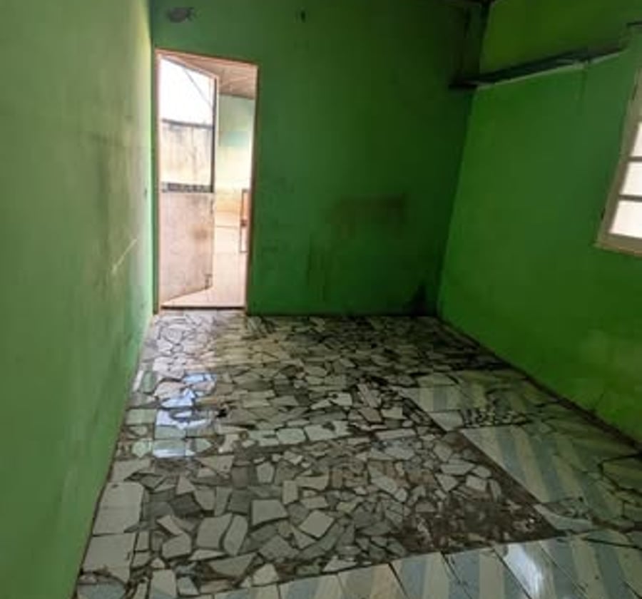 Chambre simple à louer - Messassi, Yaoundé