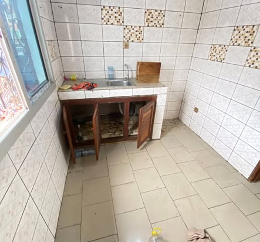 Studio moderne à louer à Etoug-Ebe