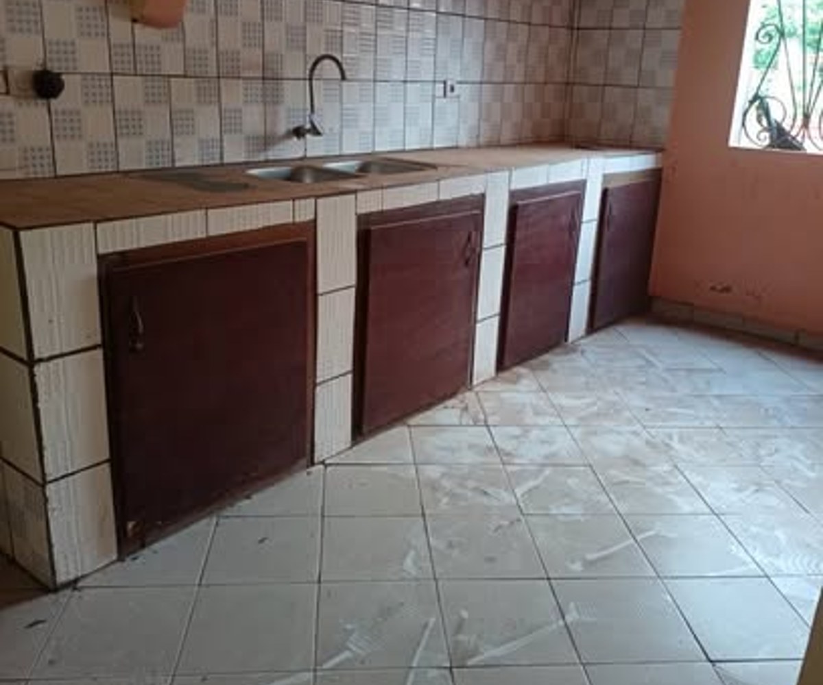 Appartement duplex en finition à Odza Messamendongo