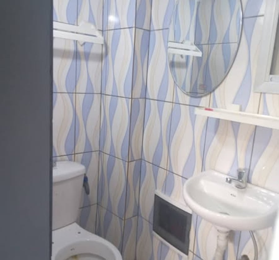 Chambre moderne à louer à Obili