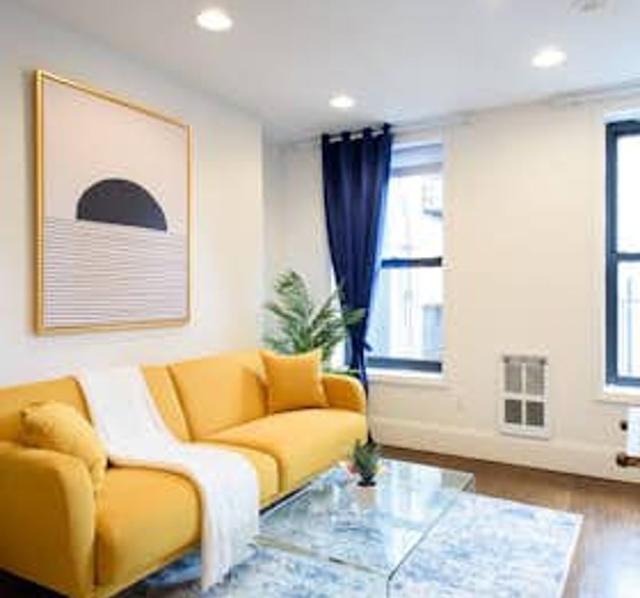 Single room for rent in Akwa, Douala - FCFA 35000 (Negotiable | Agent)