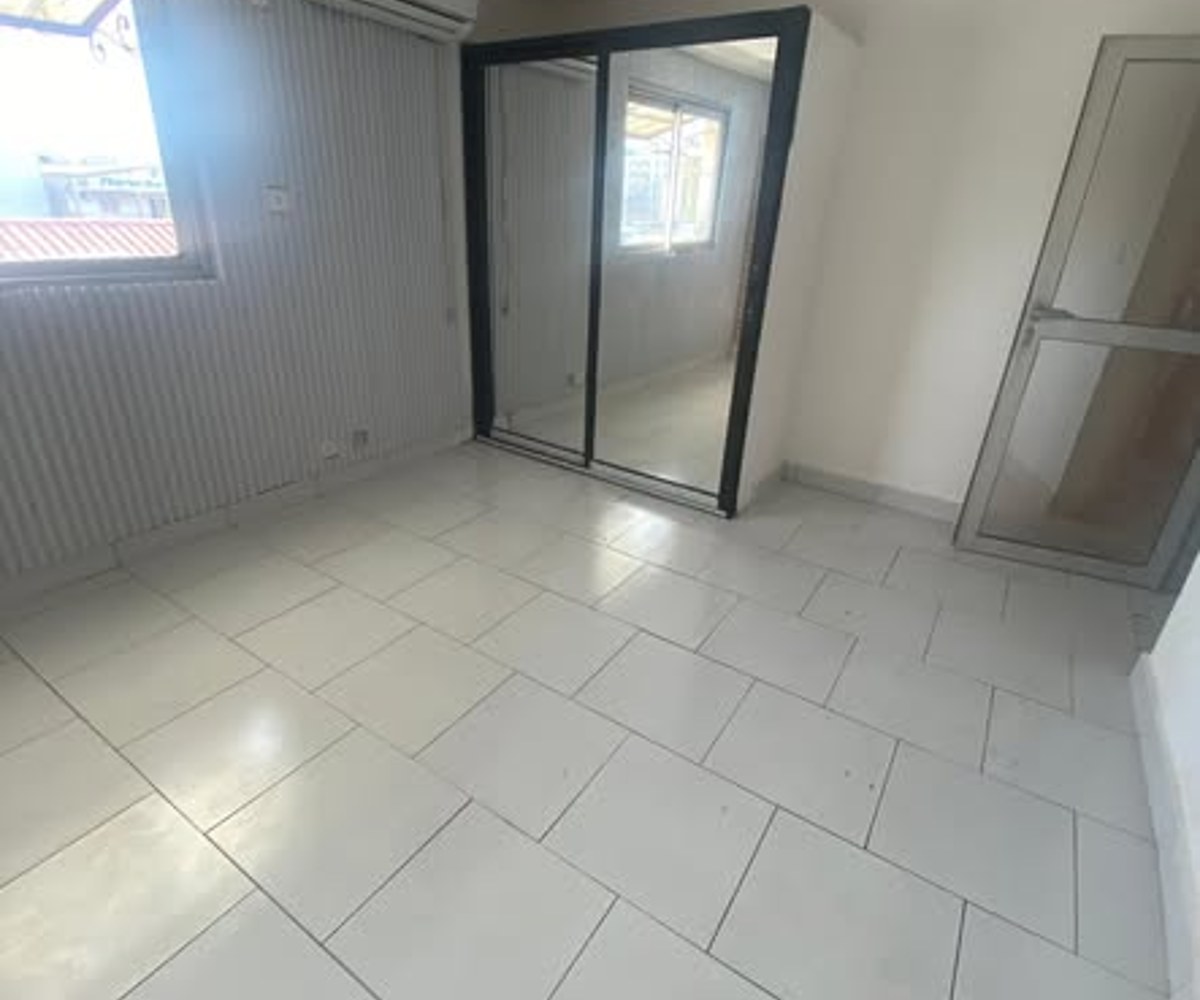 Studio cadre personnel à louer - Akwa Douala