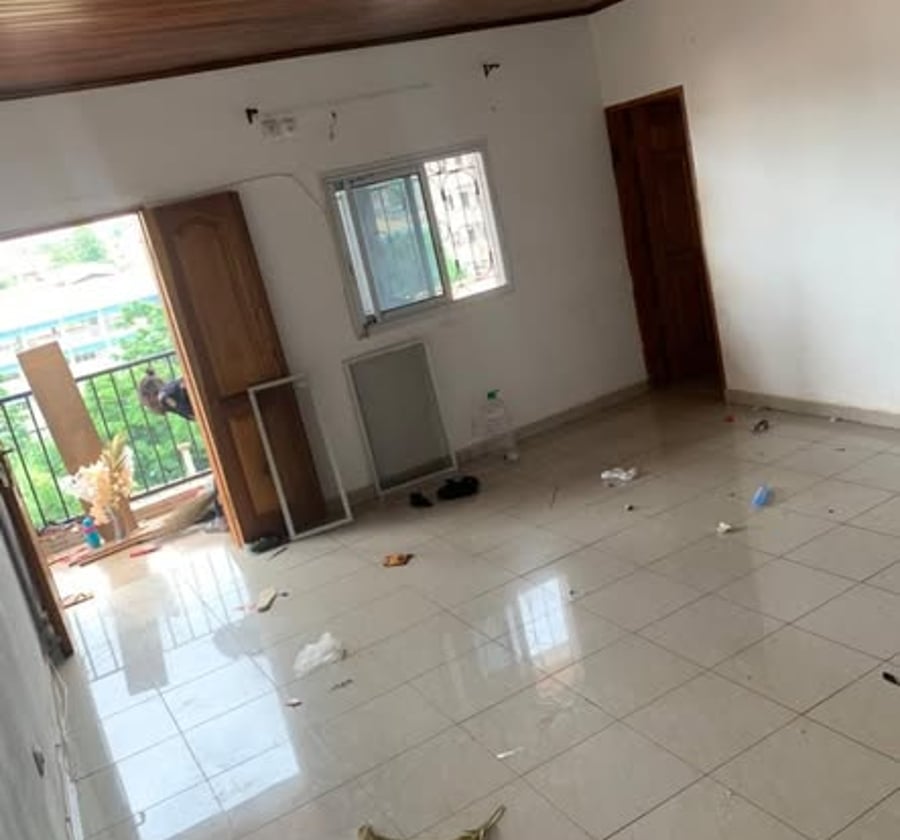 Grand appartement moderne 3 chambres - Biteng
