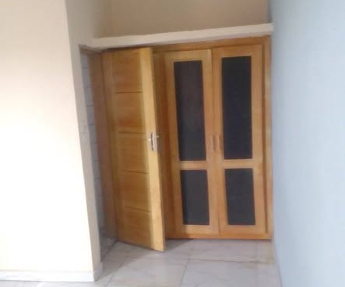 Chambres modernes à louer à Messamendongo