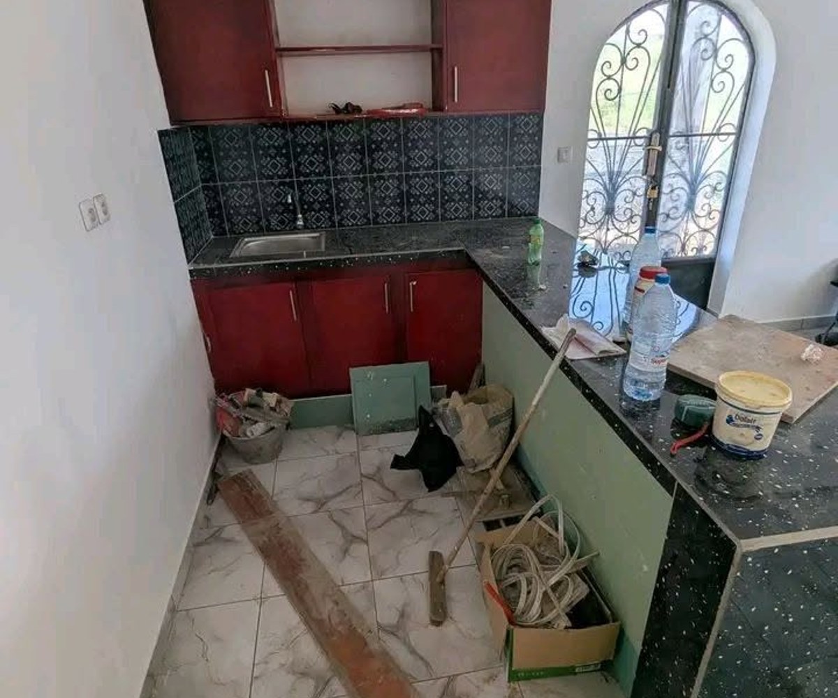 Studio moderne à louer à Odza Borne 10
