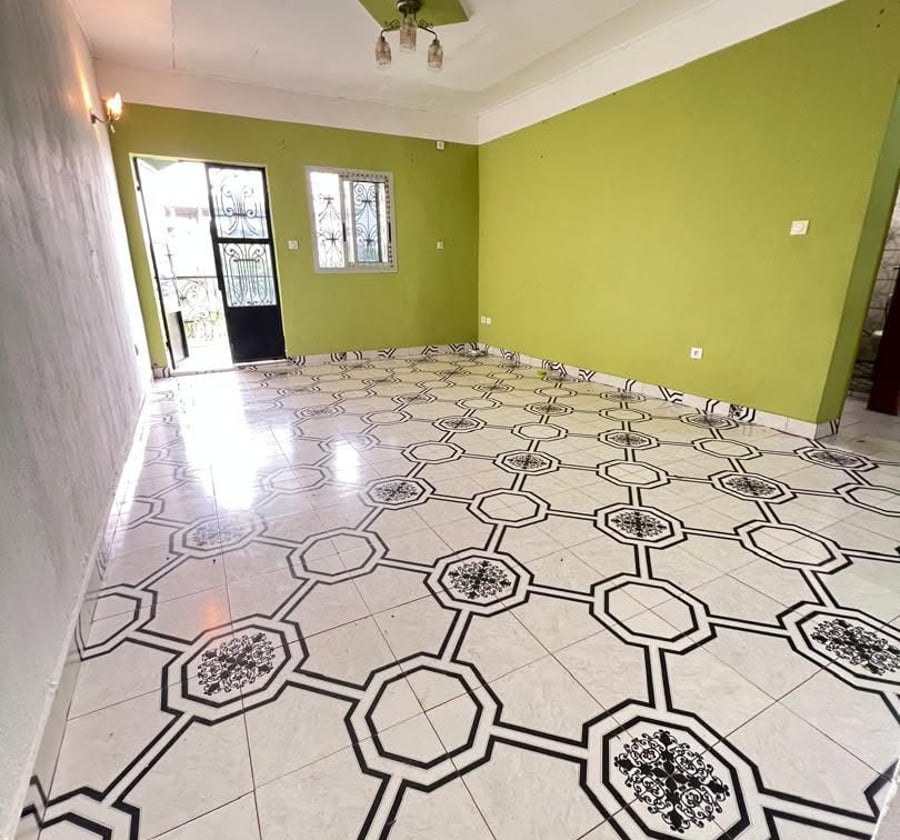 Appartement 2 chambres à louer à Logbessou