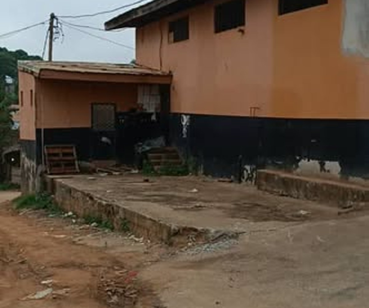 Entrepôts et bureaux à louer à Mvan, Yaoundé