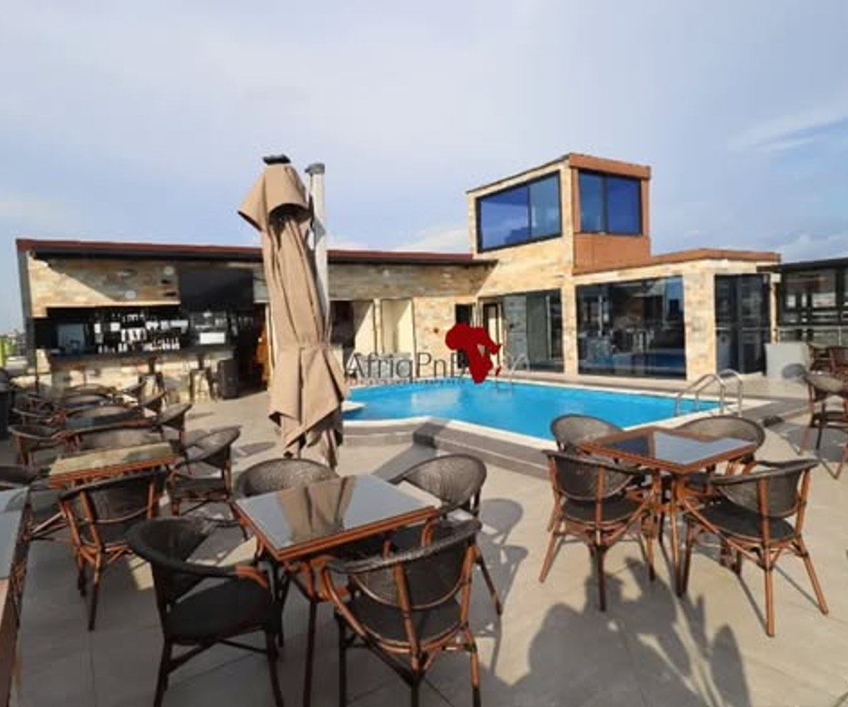 Chambre meublée Standard + Piscine & Gym - Makepe, Douala