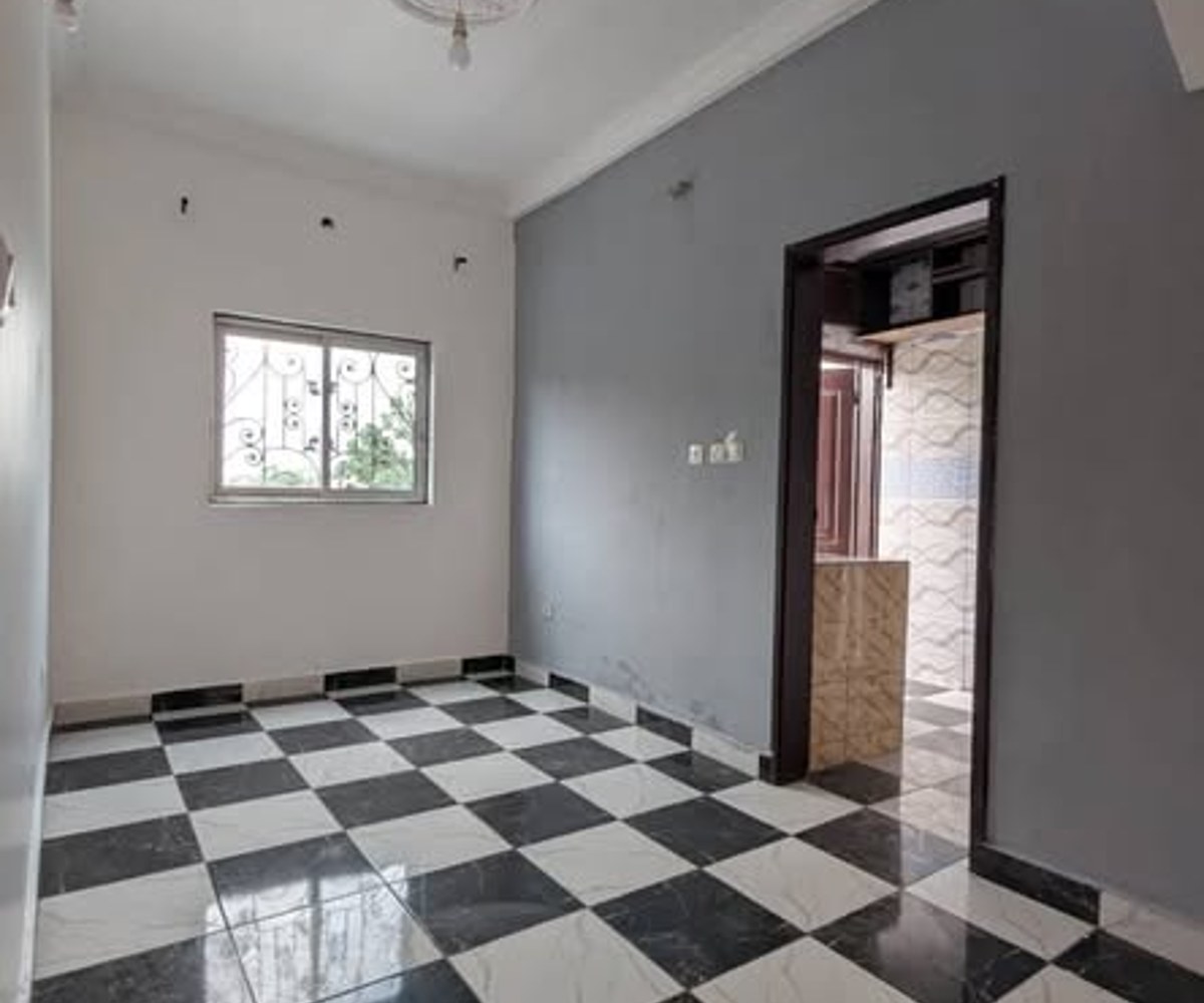 Appartement spacieux et staffé à Logbessou - 2 chambres, 2 douches