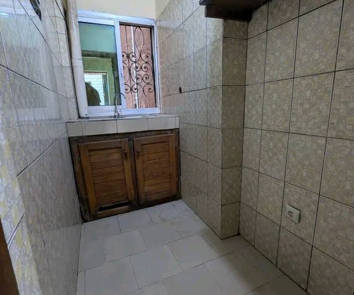 Studio moderne à louer à Ndogbong