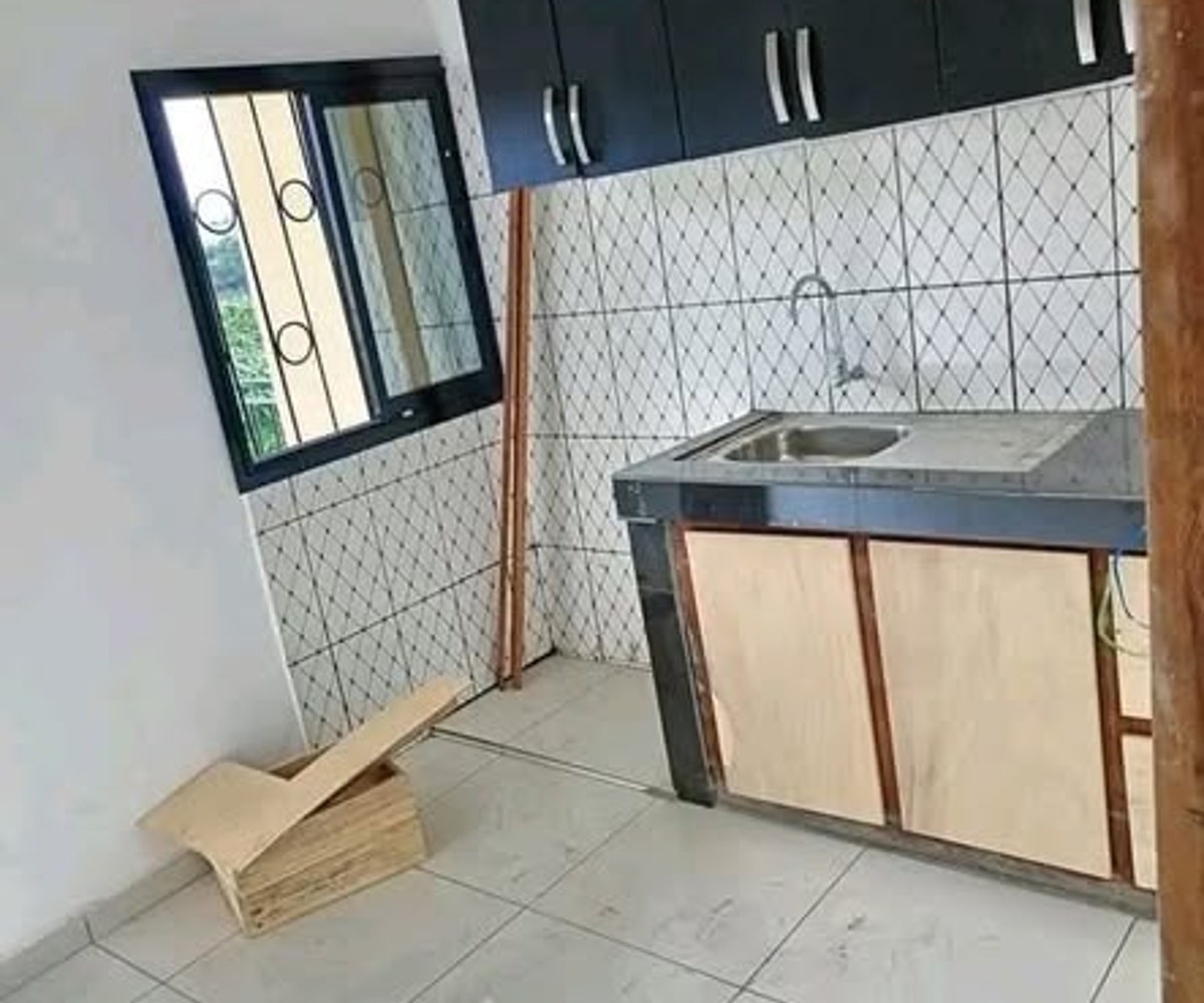 Studio moderne à louer - Odza, Auberge Bleue