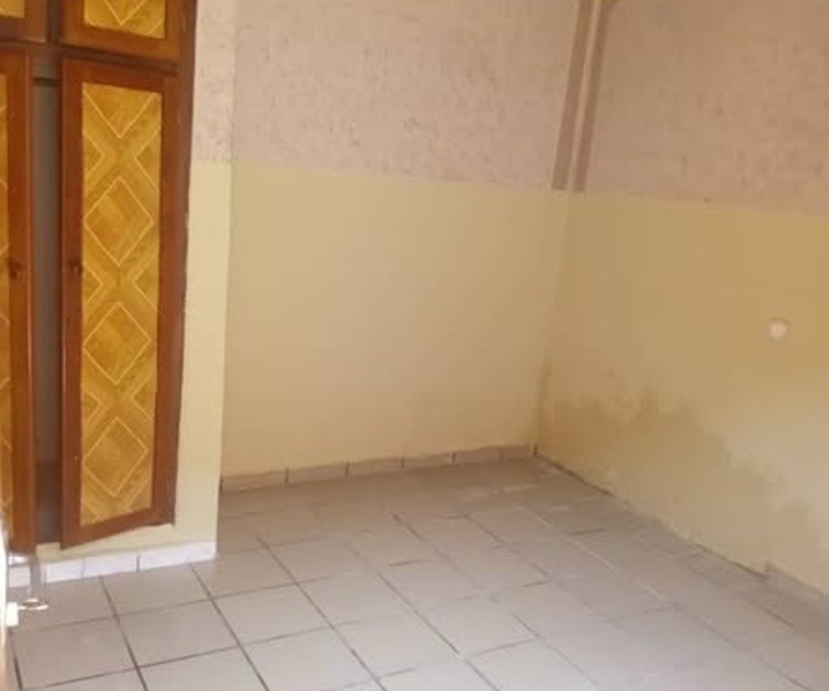 Chambre à louer Mimboman - 30 000 XAF/mois