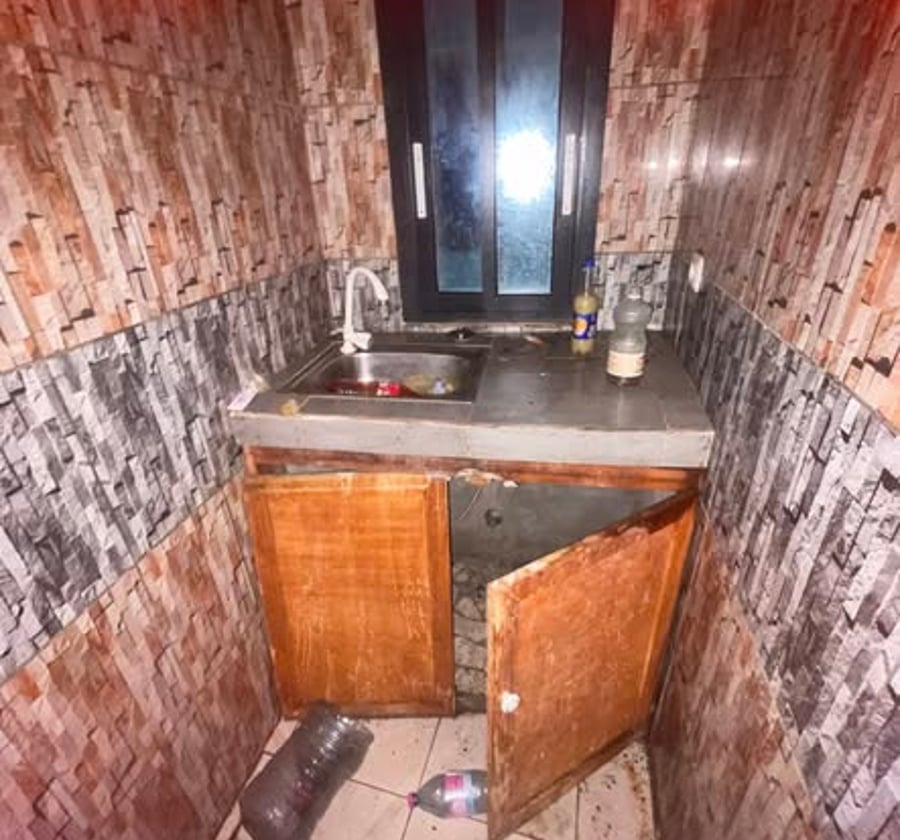 Studio moderne 4 pièces à louer à Ari Village, Douala