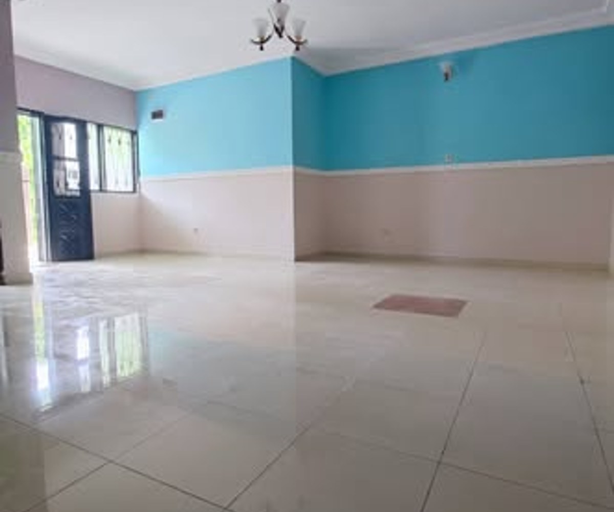 Vaste appartement moderne 3 chambres à louer à Logbaba