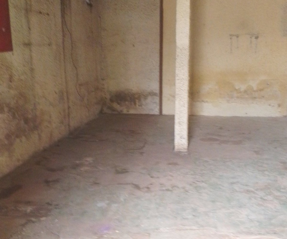 Local commercial à louer à Yaoundé Nlongkak