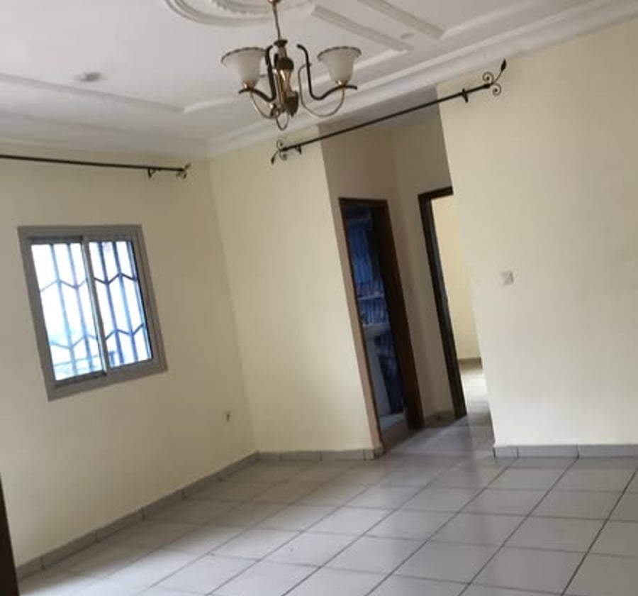 Appartement 2 chambres à louer à Nkoabang