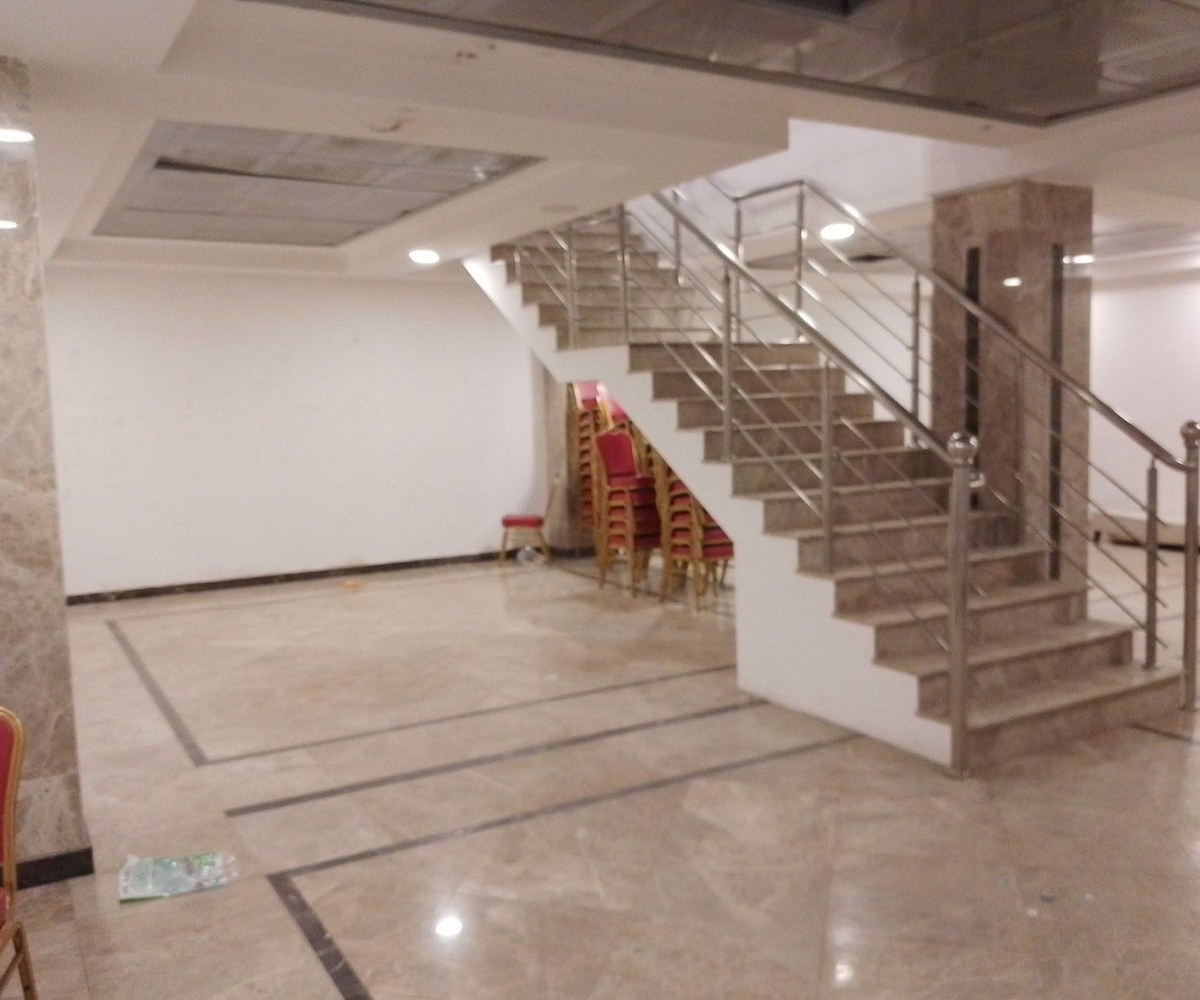 Emplacement commercial haut standing à louer - Yaoundé Centre-ville