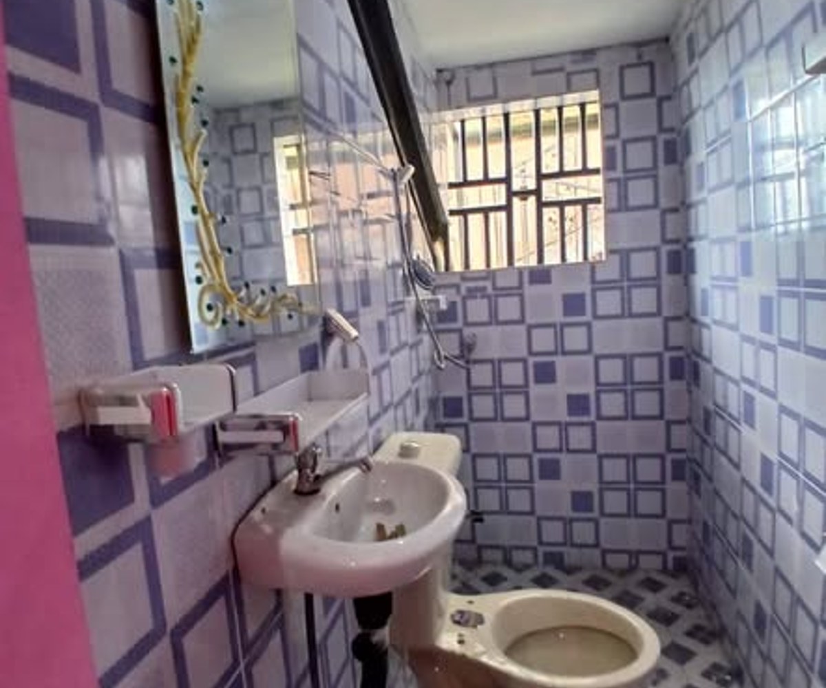 Chambre moderne à Odza - Auberge Bleu