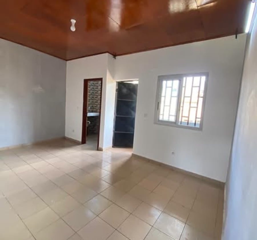 Studio moderne à Biyemassi TKC