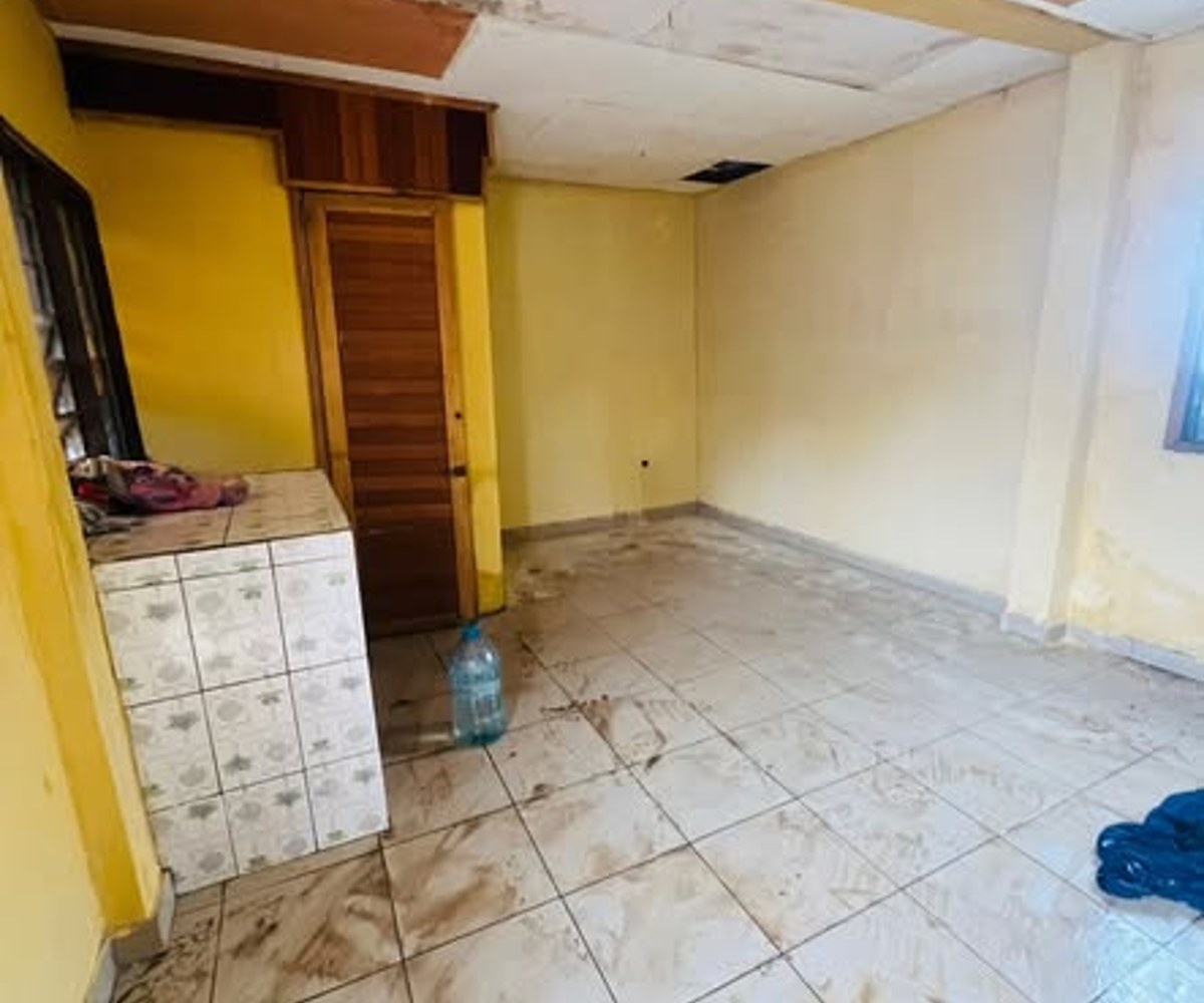 Chambre moderne à louer à Odza - Auberge Bleu
