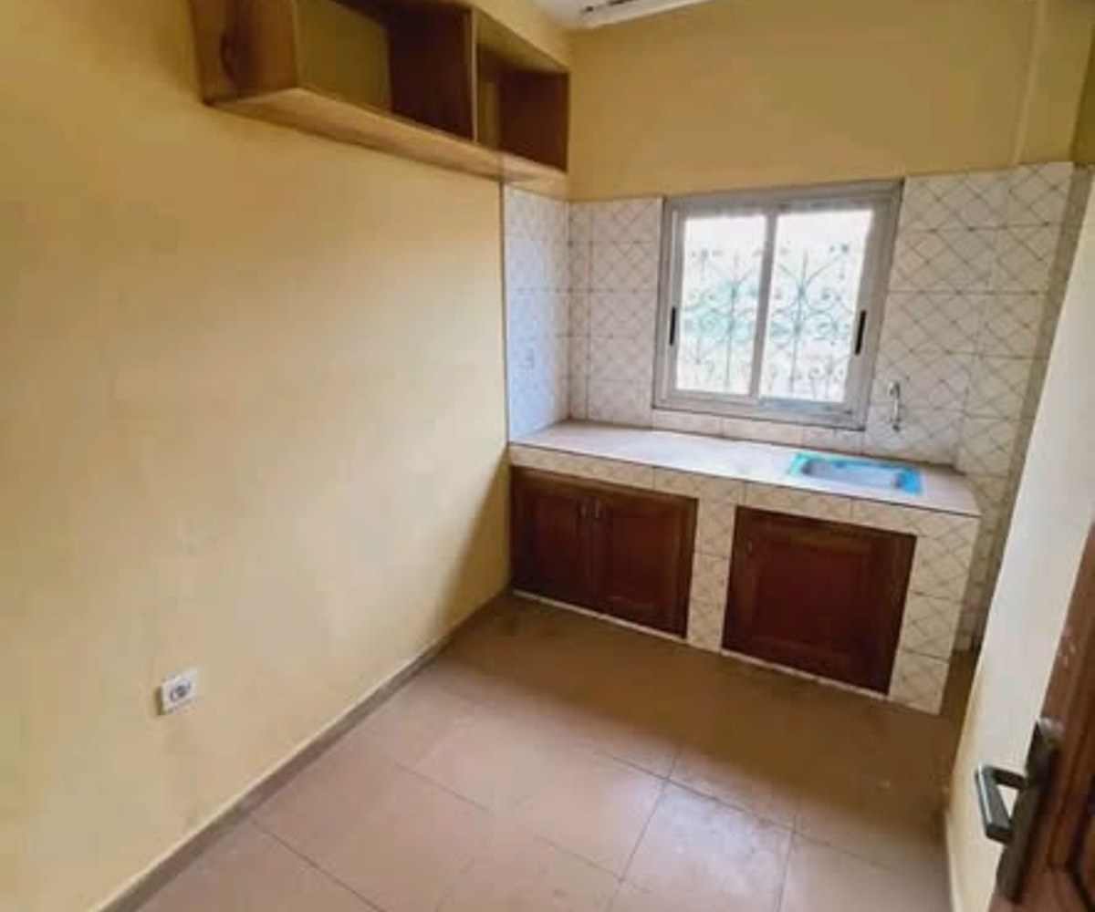 Appartement 3 chambres à louer à Nkozoa