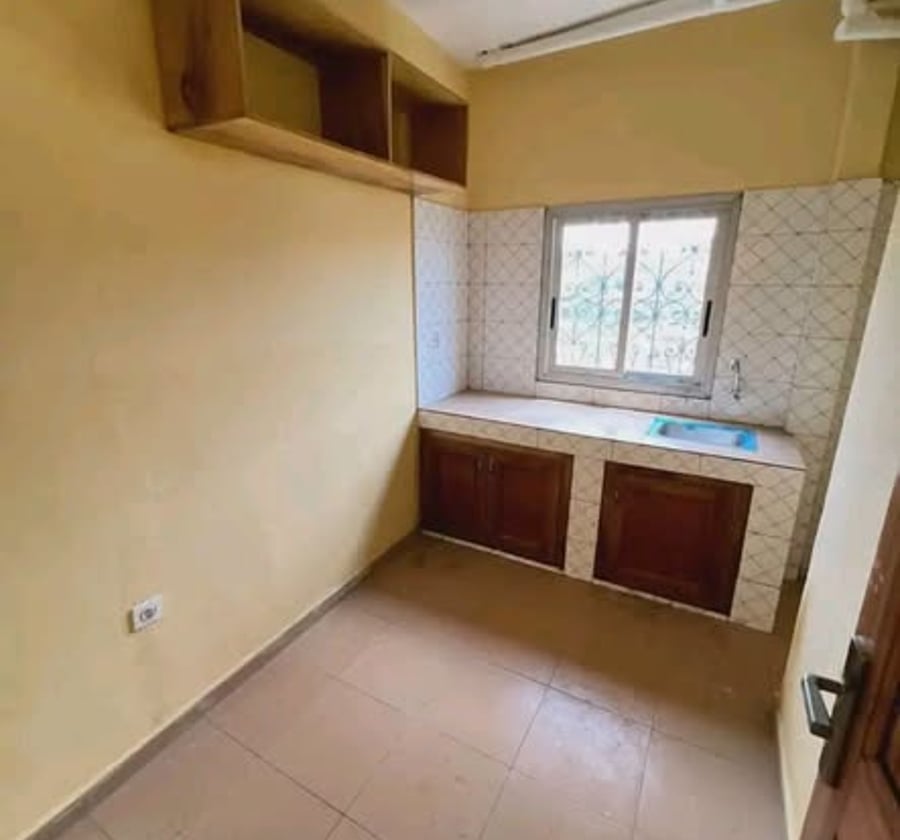 Appartement 3 chambres à louer à Nkozoa